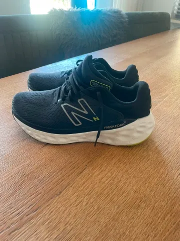 New Balance Running Shoes Running Shoes usato