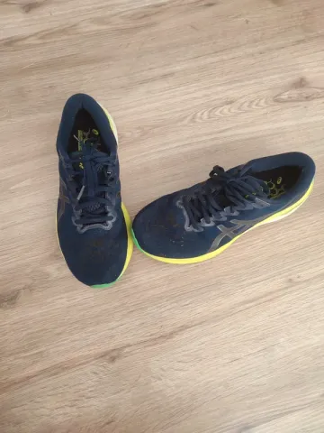 Asics GT 2000 Running Shoes d'occasion