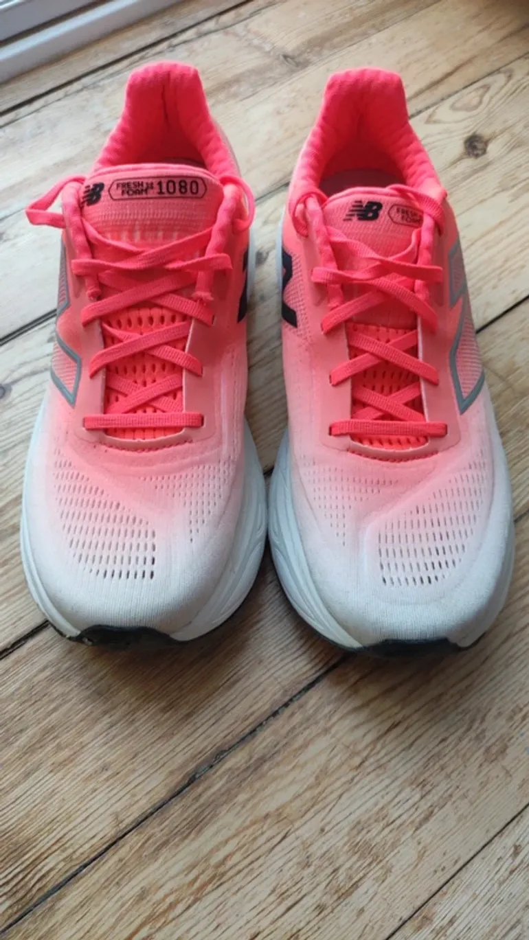 New Balance Fresh Foam 1080 V14 bike usato — immagine 2 di 6