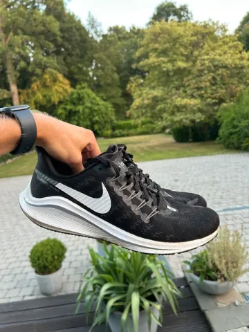 Used Look Nike Zoom Vomero 14 Running Shoes