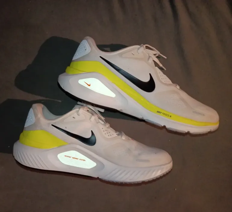 Nike Running Shoes bike d'occasion — image 1 sur 8
