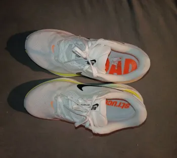 Nike Running Shoes bike d'occasion — image 4 sur 8