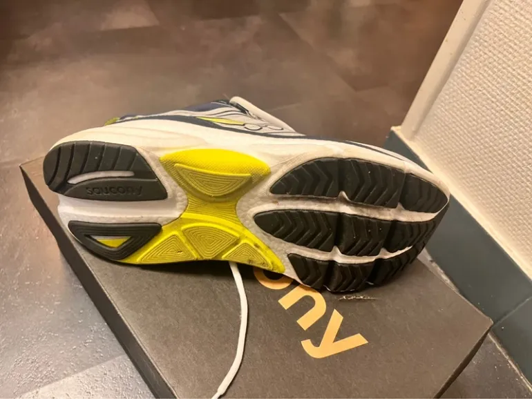 Used Saucony Baskets bike — image 2 of 5