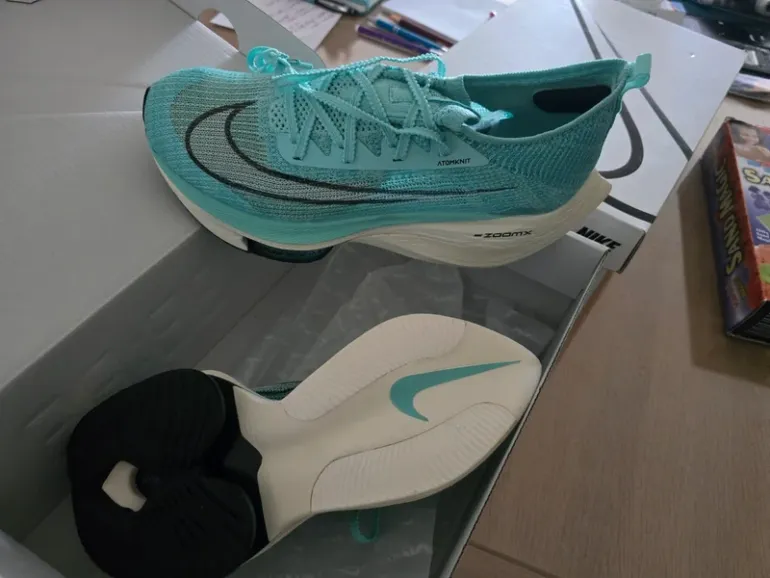 Used Hyper Nike Air Zoom Alphafly bike — image 2 of 3