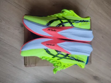 Käytetty Asics Magic Speed 4 Running Shoes