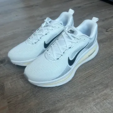 Brugt Nike Vomero 18 Running Shoes