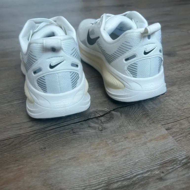 Brugt Nike Vomero 18 bike — billede 6 af 7