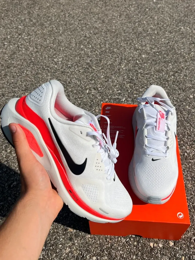 Used Orange Nike Structure 26 Running Shoes