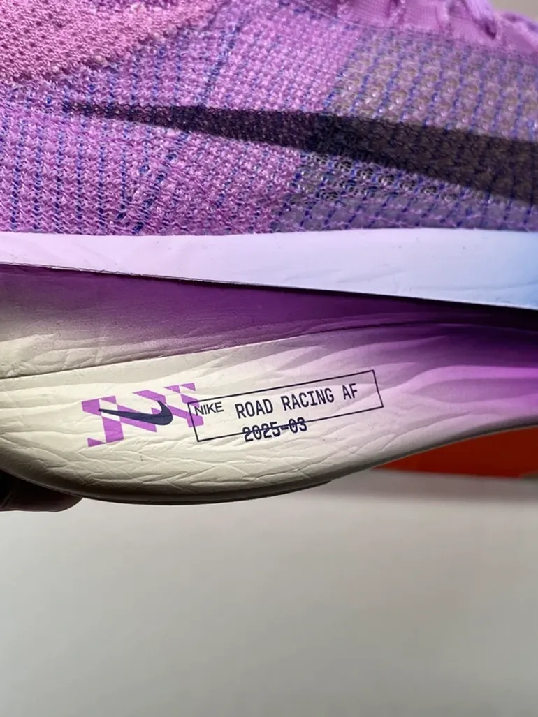 Used Nike Air Zoom Alphafly Next% 3 bike — image 9 of 15