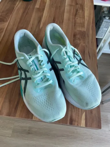 Used Asics Magic Speed 4 Running Shoes