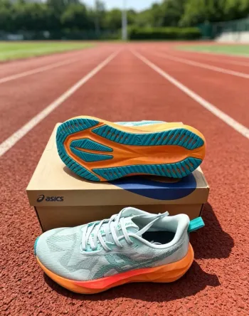 Used Asics Sneakers bike — image 2 of 5