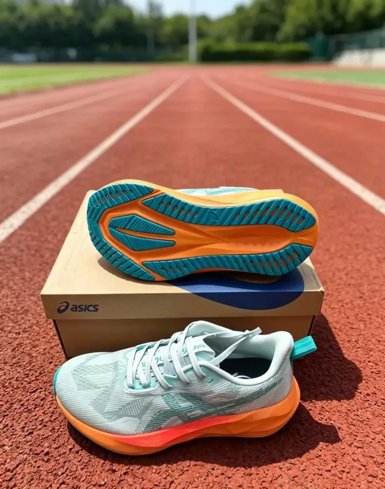 Used Asics Sneakers bike — image 2 of 5
