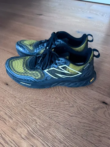 Used New Balance Hierro V8 bike — image 1 of 9