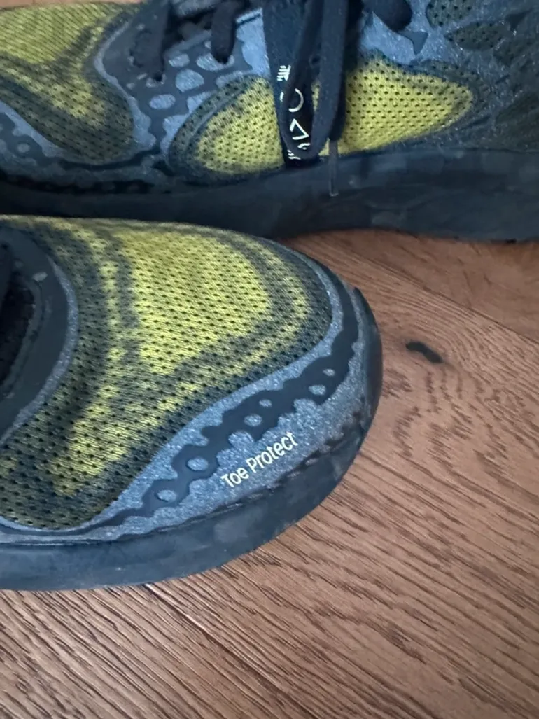 Used New Balance Hierro V8 bike — image 6 of 9