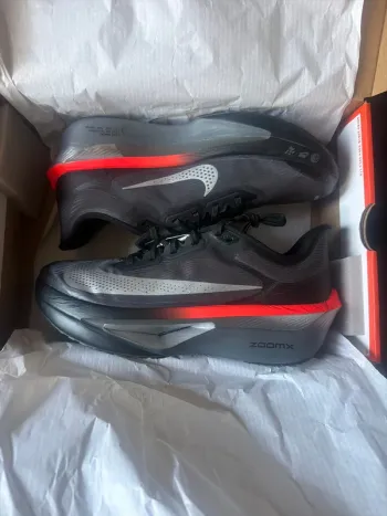 Used Nike ZOOM FLY 6 bike — image 1 of 8