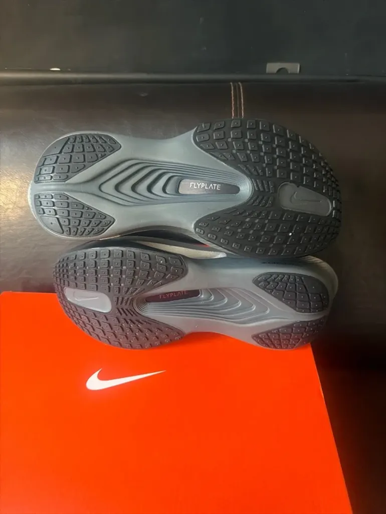 Used Nike ZOOM FLY 6 bike — image 3 of 8