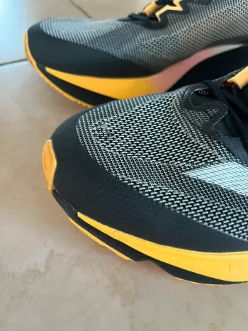 Used Adidas adizero Boston 12 bike — image 3 of 10