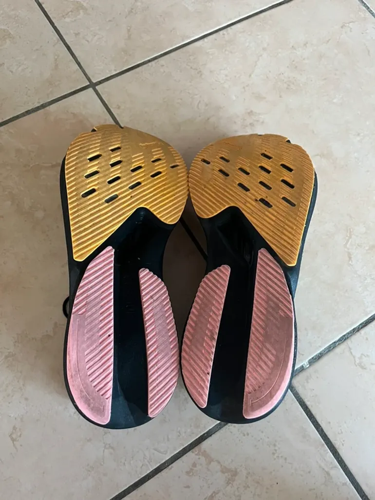Used Adidas adizero Boston 12 bike — image 7 of 10