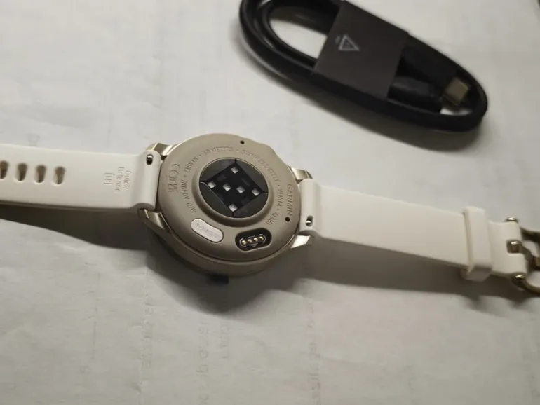 Garmin Venu 4 bike d'occasion — image 4 sur 8