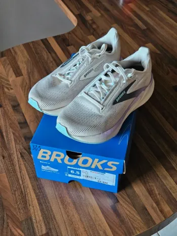Used Brooks Revel 8 bike — image 2 of 6