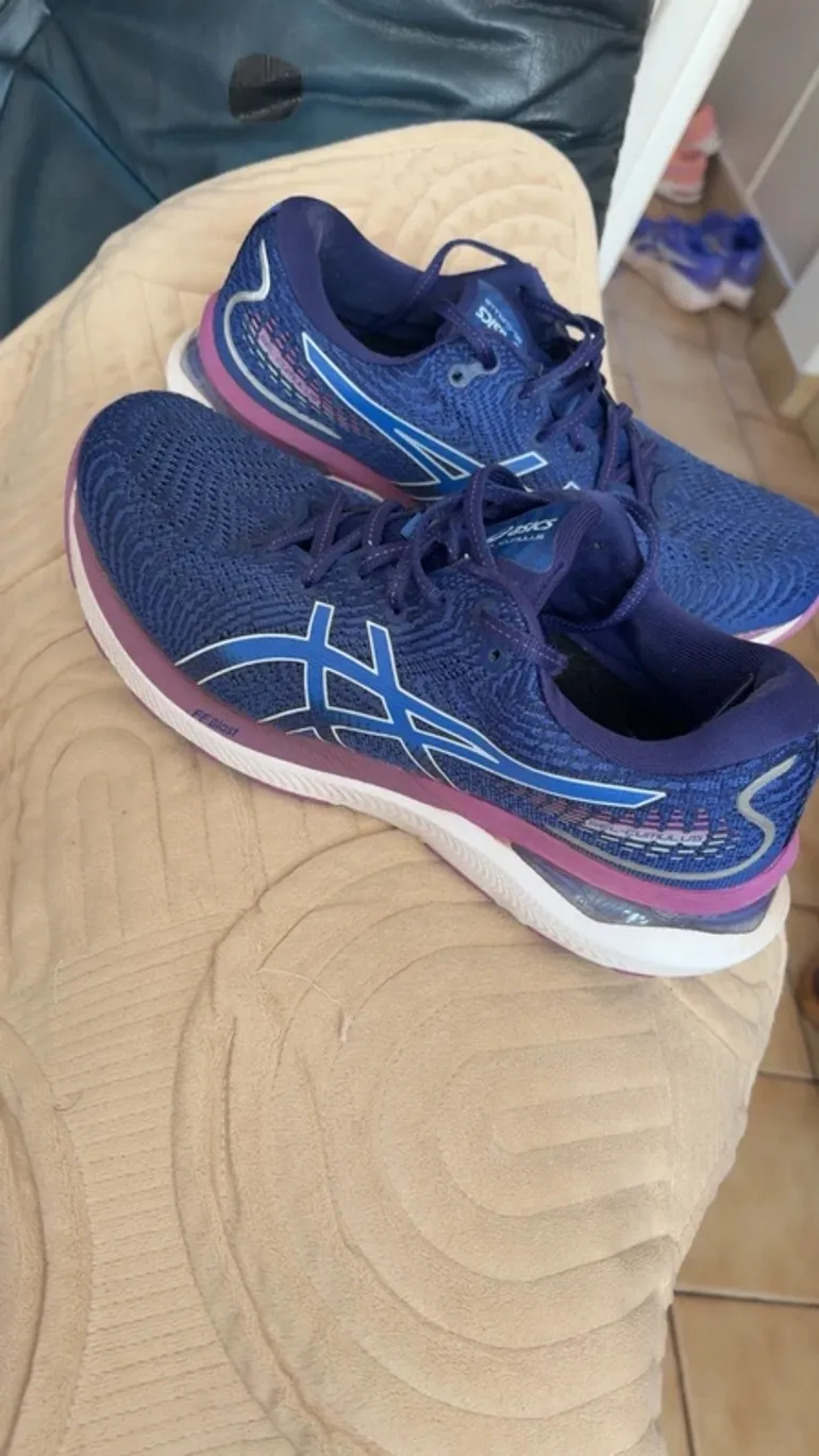 Used Asics Gel Cumulus 24 bike — image 3 of 4