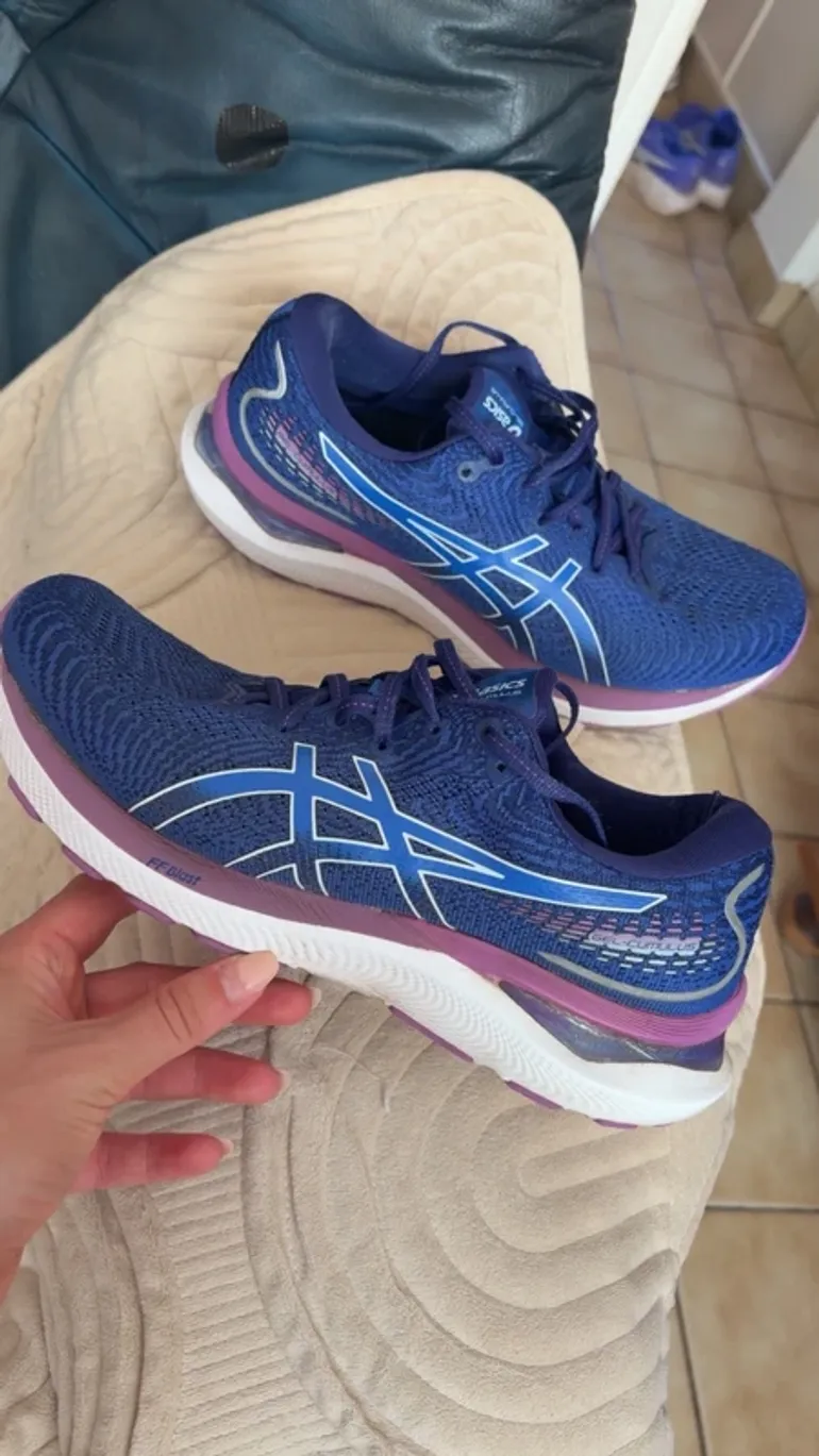 Used Asics Gel Cumulus 24 bike — image 1 of 4