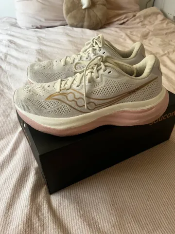 Used Saucony Ride 19 Running Shoes