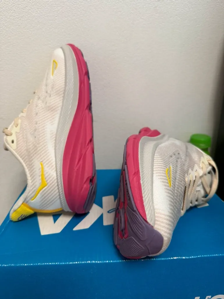 Hoka Clifton 9 bike d'occasion — image 5 sur 6