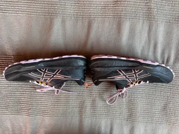 Used Asics Gel Somona 8 Goretex bike — image 5 of 7