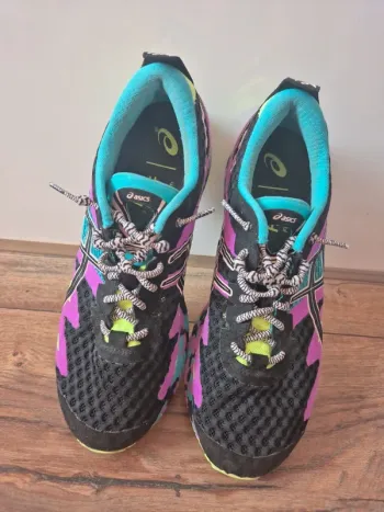 Asics Gel-Noosa Tri 12 bike usato — immagine 1 di 6