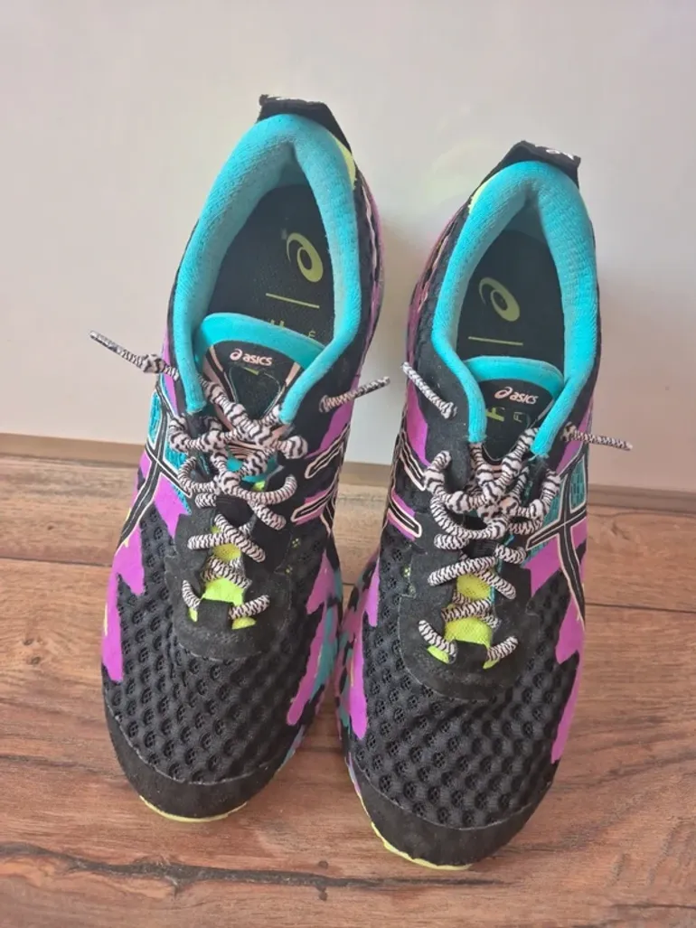 Asics Gel-Noosa Tri 12 bike usato — immagine 1 di 6