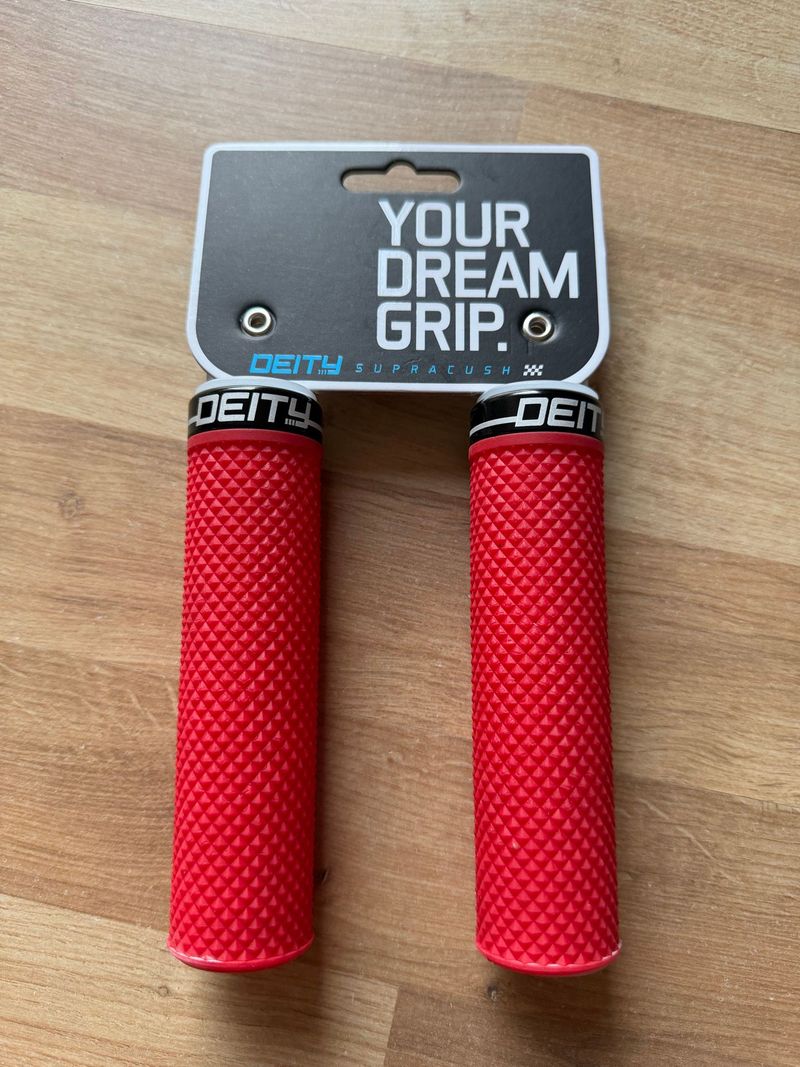 Tweedehands Deity Supracush Red Cockpit