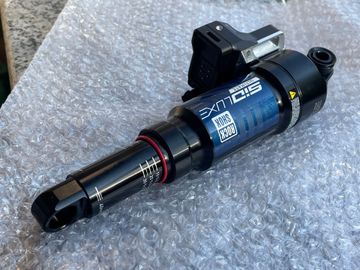 Gebrauchtes RockShox SIDLuxe Ultimate Flight Attendant 190x40 mm Rear SID Luxe Air Shock 2025 Rear Suspension
