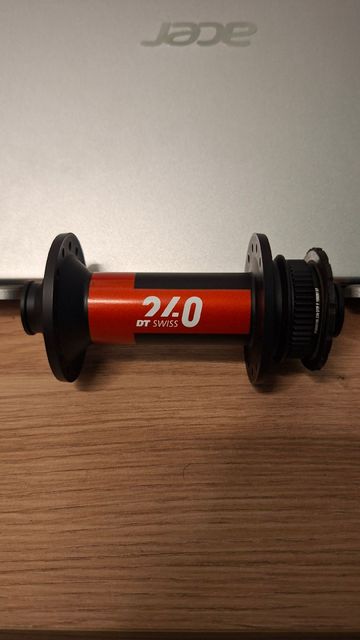 Używany Dt Swiss 240s Wheels