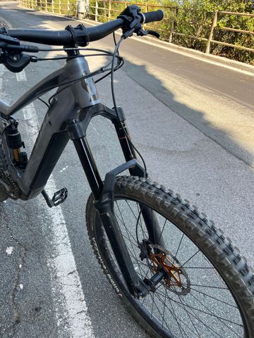 Brugt RockShox ZEB Ultimate 2022 bike — billede 2 af 6