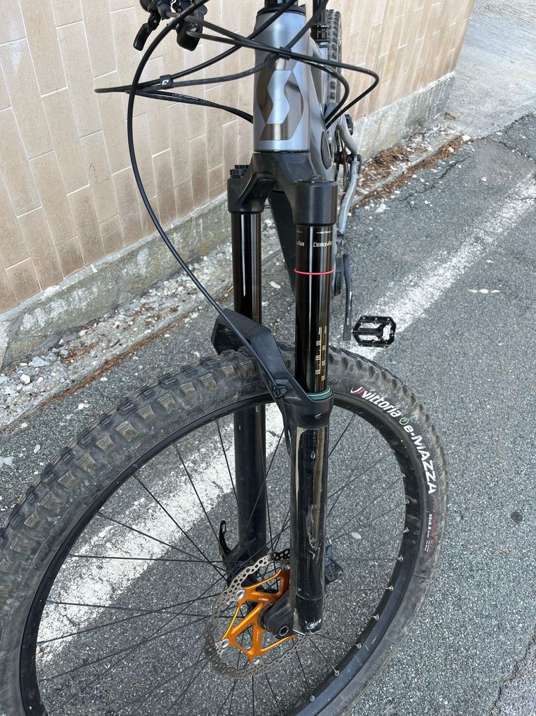 Brugt RockShox ZEB Ultimate 2022 bike — billede 4 af 6