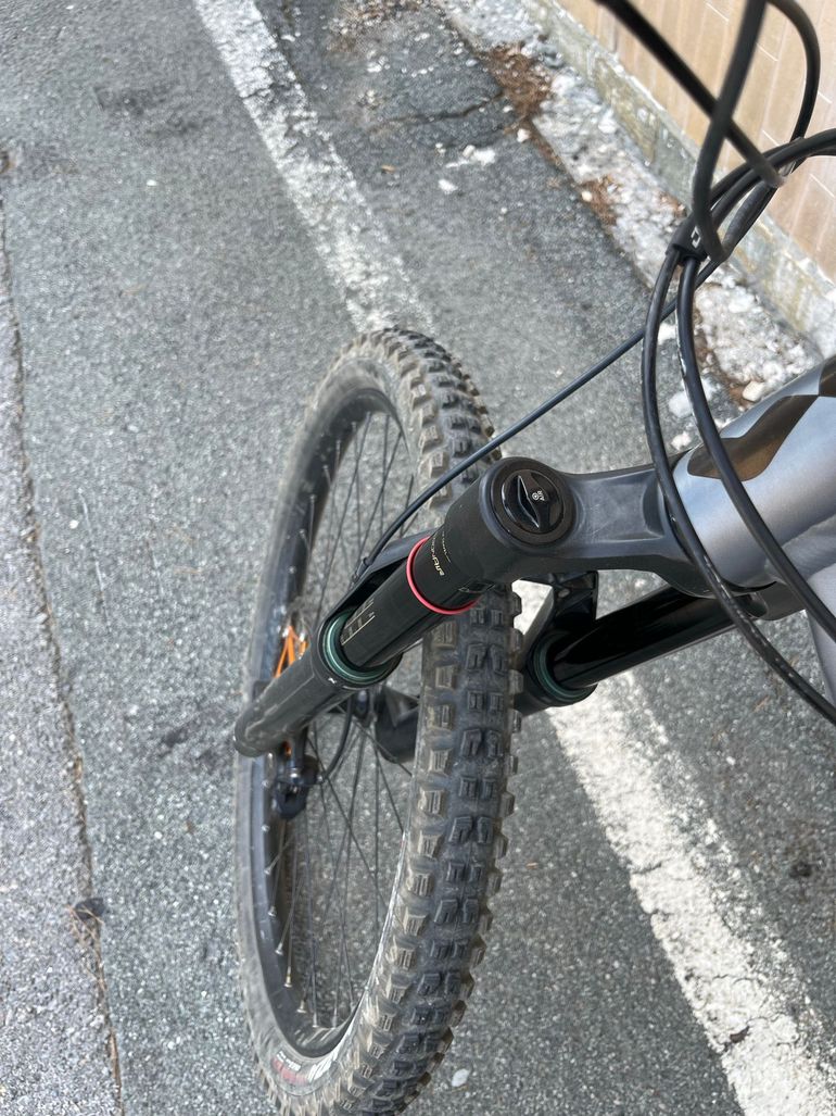 Brugt RockShox ZEB Ultimate 2022 bike — billede 6 af 6