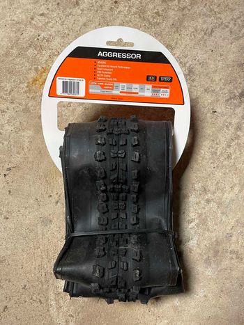 Brugt Maxxis Aggressor Tire bike — billede 2 af 3