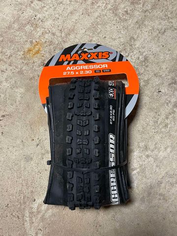 Brugt Maxxis Aggressor Tire Tyres & Tubes
