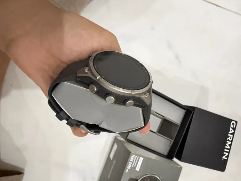 Garmin Fenix 8 Pro bike d'occasion — image 7 sur 8
