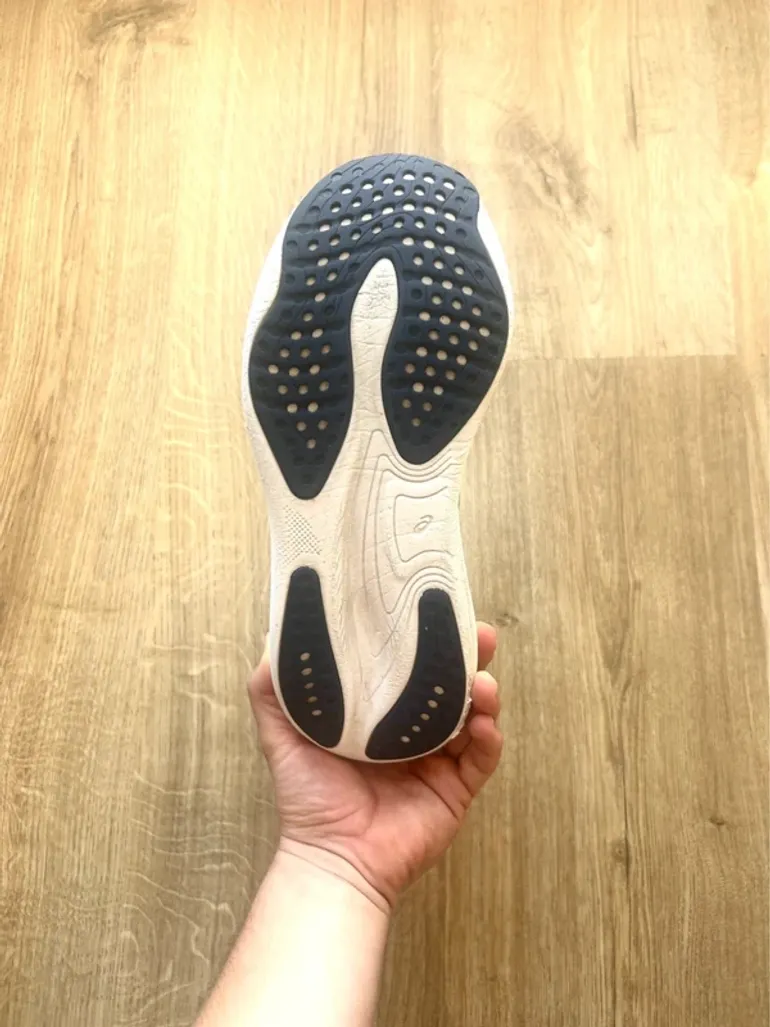 Used Asics Nimbus 25 bike — image 4 of 12