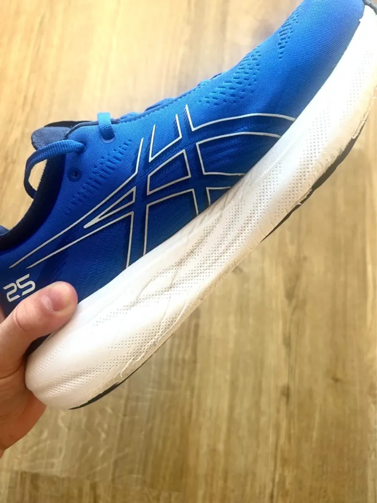 Used Asics Nimbus 25 bike — image 9 of 12