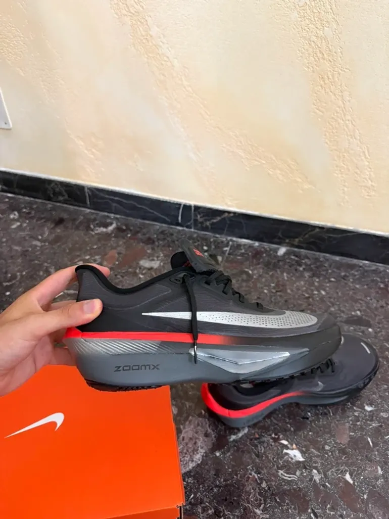 Used Nike Zoom Fly 6 bike — image 5 of 7