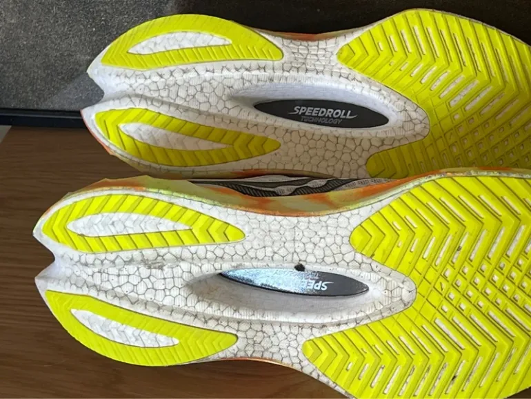 Używany Saucony Endorphin Pro 4 bike — zdjęcie 4 z 8