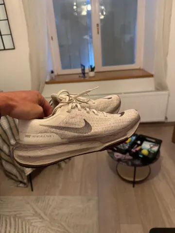Used Nike Invincible Run 3 Running Shoes