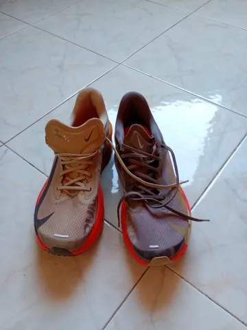 Used Nike Zoom Fly 6 Running Shoes