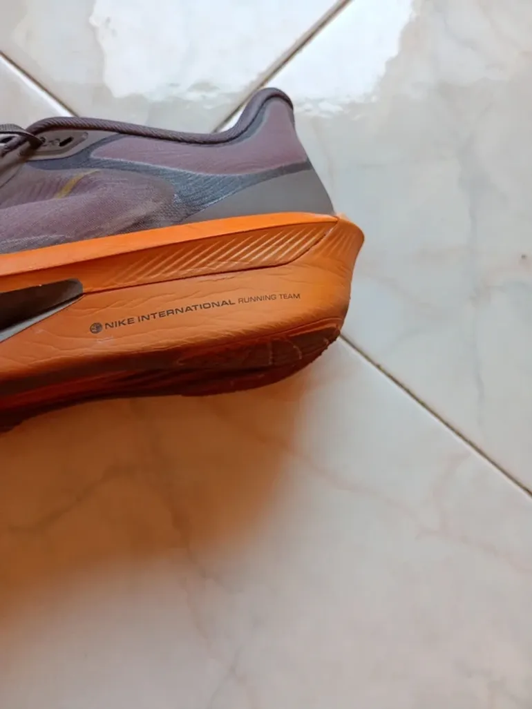 Used Nike Zoom Fly 6 bike — image 9 of 14