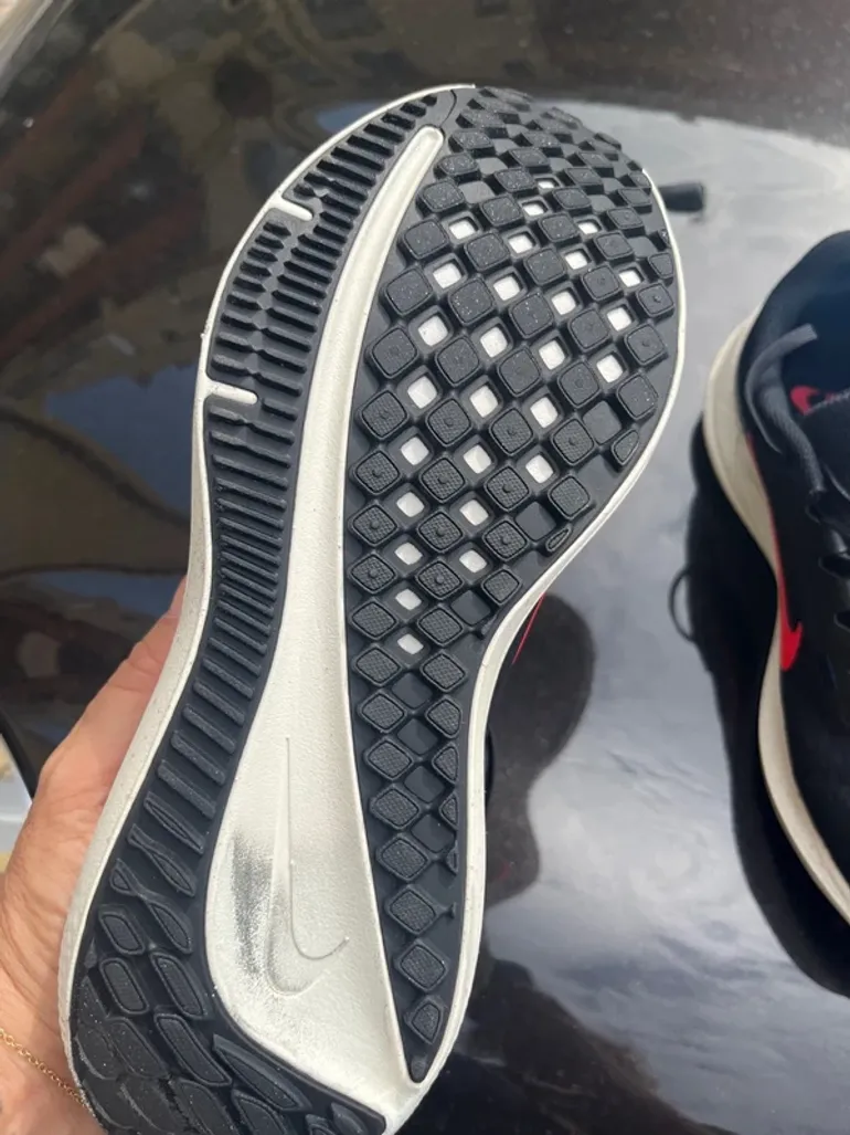 Used Nike Uomo Running Shoes bike — image 3 of 5