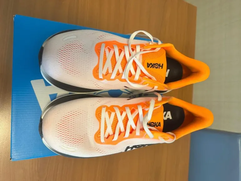 Hoka Clifton 11 bike usato — immagine 1 di 7