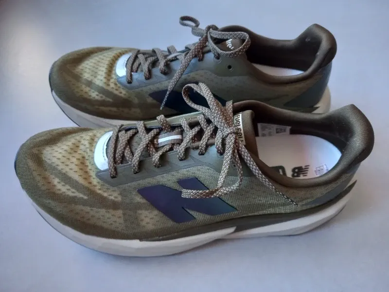 Gebrauchtes New Balance Fuelcell Rebel Running Shoes